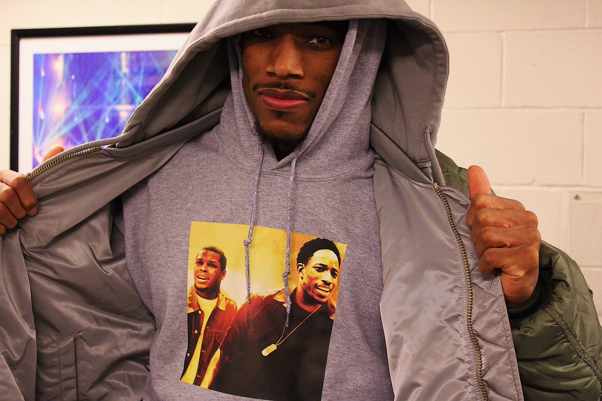 When <a href="/Klow7/">Kyle Lowry</a> goes down Deebo’s got him. #RideOrDie 

1 Retweet = 1 #NBAVote