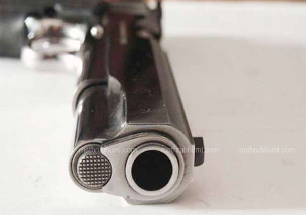 mathrubhumi's tweet image. മുന്‍ വൈരാഗ്യത്തിന്റെ പേരിലാണ് അക്രമം നടത്തിയതെന്നാണ് സൂചന mathrubhumi.com/crime-beat/cri… #Gunattack #Crimenews #BJPleader