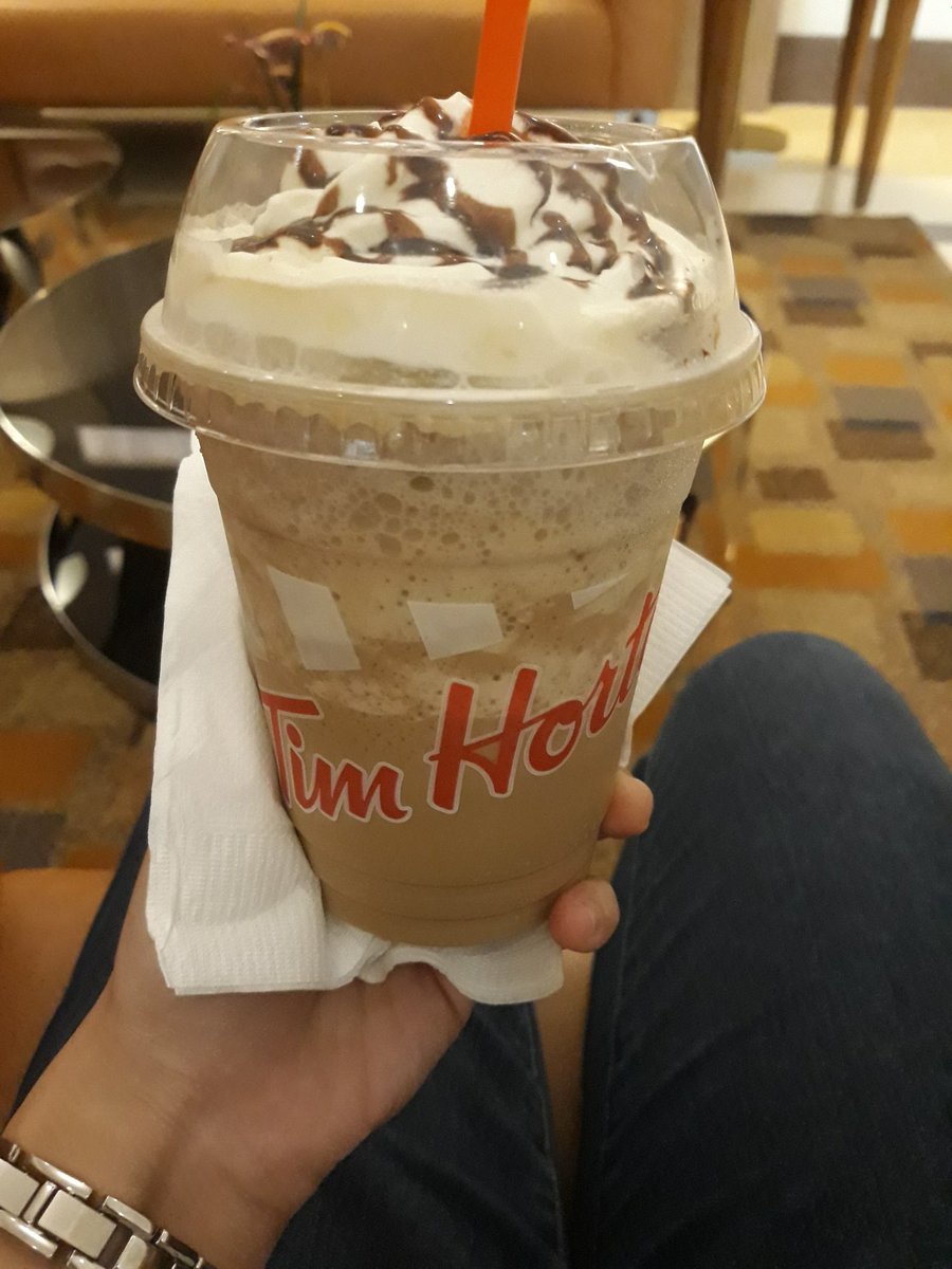 IreneSaysMeow's tweet photo. I guess this is the closest I could get to know what Canada tastes like (?)
#TimHortons #DateWithTheLord ๐ #ExploringMakati #OneBldgAtATime https://t.co/3KcG0FVeyM