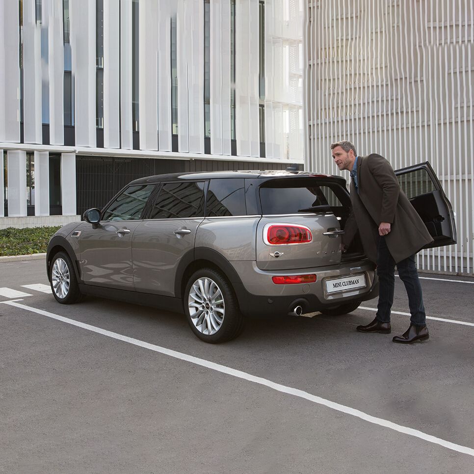 RenovaMINI's tweet photo. MINI Clubman Business Edition - Voor de zakelijke rijder! Tijdelijk extra veel voordeel, benieuwd? Bekijk de actie hier > https://t.co/mKveS7ar6T https://t.co/t796t4H7NQ