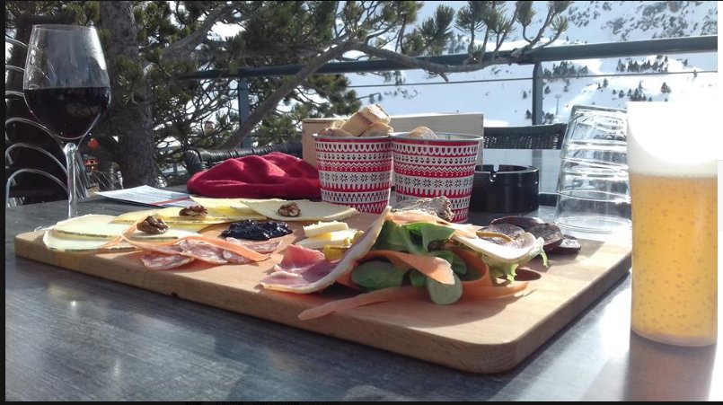 pyreneesexp's tweet photo. Après une journée #skidress le repos, le repas tapas au #chaletdespisteurs au #grandtourmalet https://t.co/DaNnY1FXWn