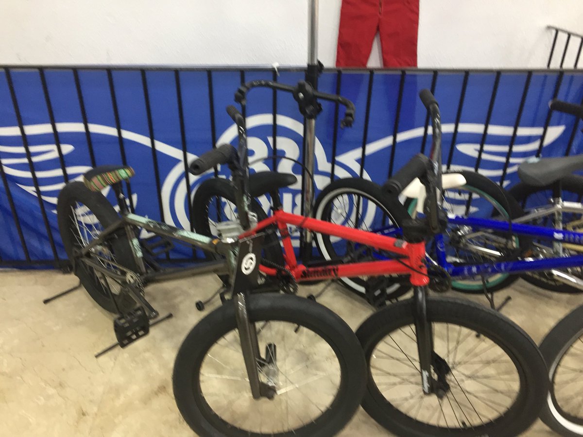 happybikeshop's tweet photo. Aún no tienes tu regalo de #reyes #happybikeshop.com tenemos #bicicletas #BMX #recambios #camisetas #sudaderas #subrosa #sunday #gtbike #radiobike #dubbmx https://t.co/W9cej1PjjV