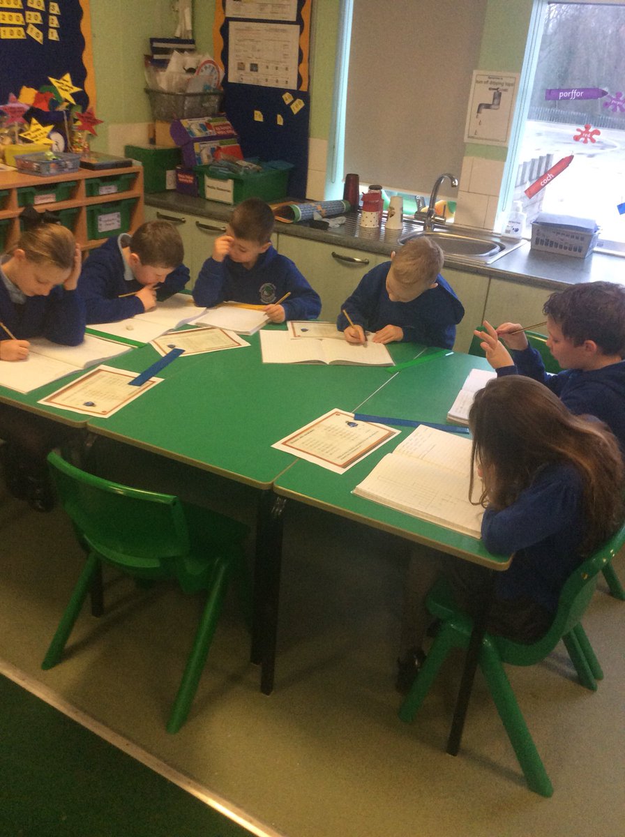 hddpyear3's tweet photo. @HendredennyPPS Year3 working on our division with remainders. https://t.co/IgaUy2b26G