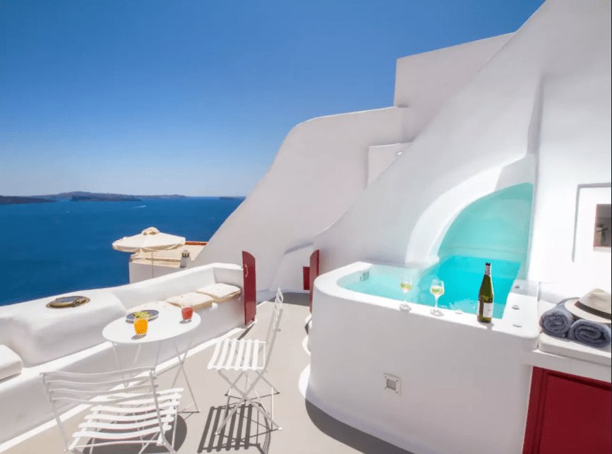 EllinesSocial's tweet photo. Airbnb - A cave house in Santorini among the most wishlisted homes for 2018
https://t.co/uvB30Bp5nv
#ellines #travel #BestInGreece #Top10 #tourism #Greece #destinations #MustVisit #MustSee #culture #Santorini https://t.co/6PH3kJnoTD