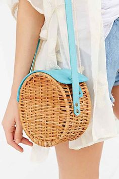 AsiaHandmade's tweet photo. Pretty girl with handmade rattan crossbody bag
#handmaderattanbag #crossbodybag #bags #rattanbag #rattanbag #rattancrossbodybag #handmadeproduct #handmadeiteams #handmadegoods #handcraftproduct #handcraftitems #handcrafts #handcraftedgift #handmadbag #handmaderattancrossbodybag https://t.co/C7IMo77LOq