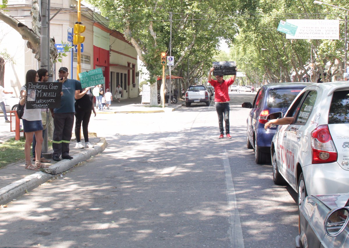 ElDiariodelaRep's tweet photo. Proteccionistas pidieron que se cumpla la "pirotecnia cero" https://t.co/Twc63u4Orp https://t.co/ktb2eDU7hR