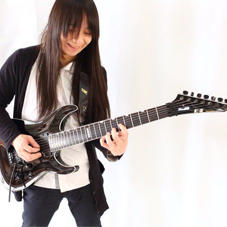 藤岡幹大は天才 結婚や嫁と娘 身長 愛用のギターと機材まとめ Arty アーティ 音楽 アーティストまとめサイト