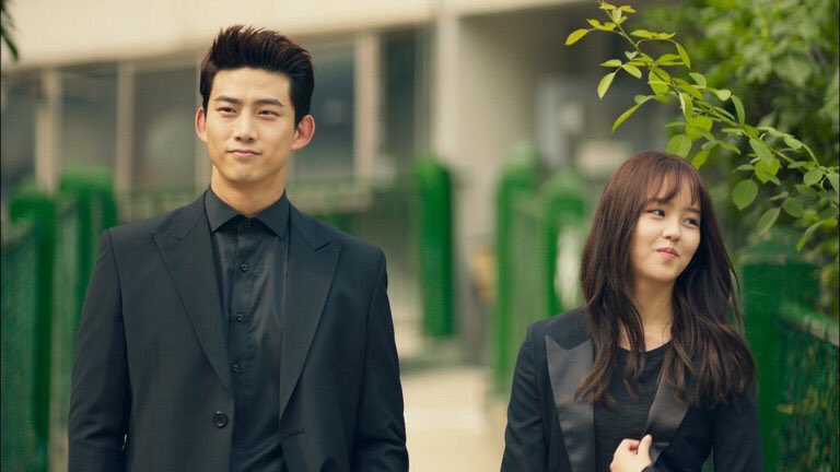 Давай сражаться призрак сериал 1 серия. Дорама про судью. Дорама давай сразимся призрак 1 серия. Аю и ли джун ки. Дорама школа ли дон ук.