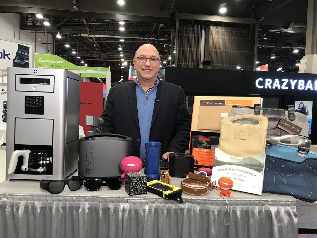 nut4newsz's tweet photo. We’re on the floor at @CES with really cool gadgets from @TeamKano @looptworks @link_akc @motiv @FOREO  #echoflotech #moodo #mirafertility @MaxBorgesAgency @GRNRMAgency @ChrisPollone https://t.co/C7HLEy3ssw