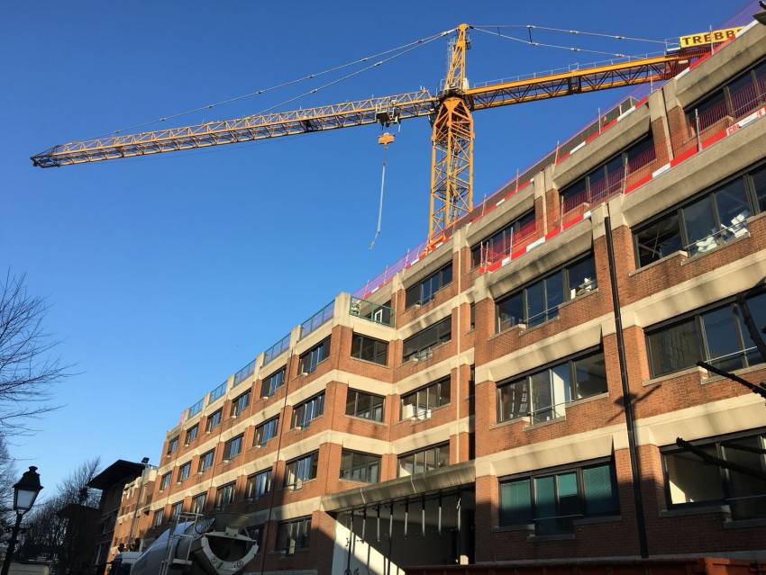 vastgoednieuws's tweet photo. Transformatie Haags kantoorgebouw naar appartementencomplex van start: Het voormalige kantoorpand gelegen aan de Koningin Sophiestraat 120 in Den Haag krijgt een nieuwe invulling. Villa Sophie bv, een ontwikkelcombinatie van Local Investment en Trebbe… https://t.co/H1GOkLV4Cf https://t.co/PNUf7C6cQk