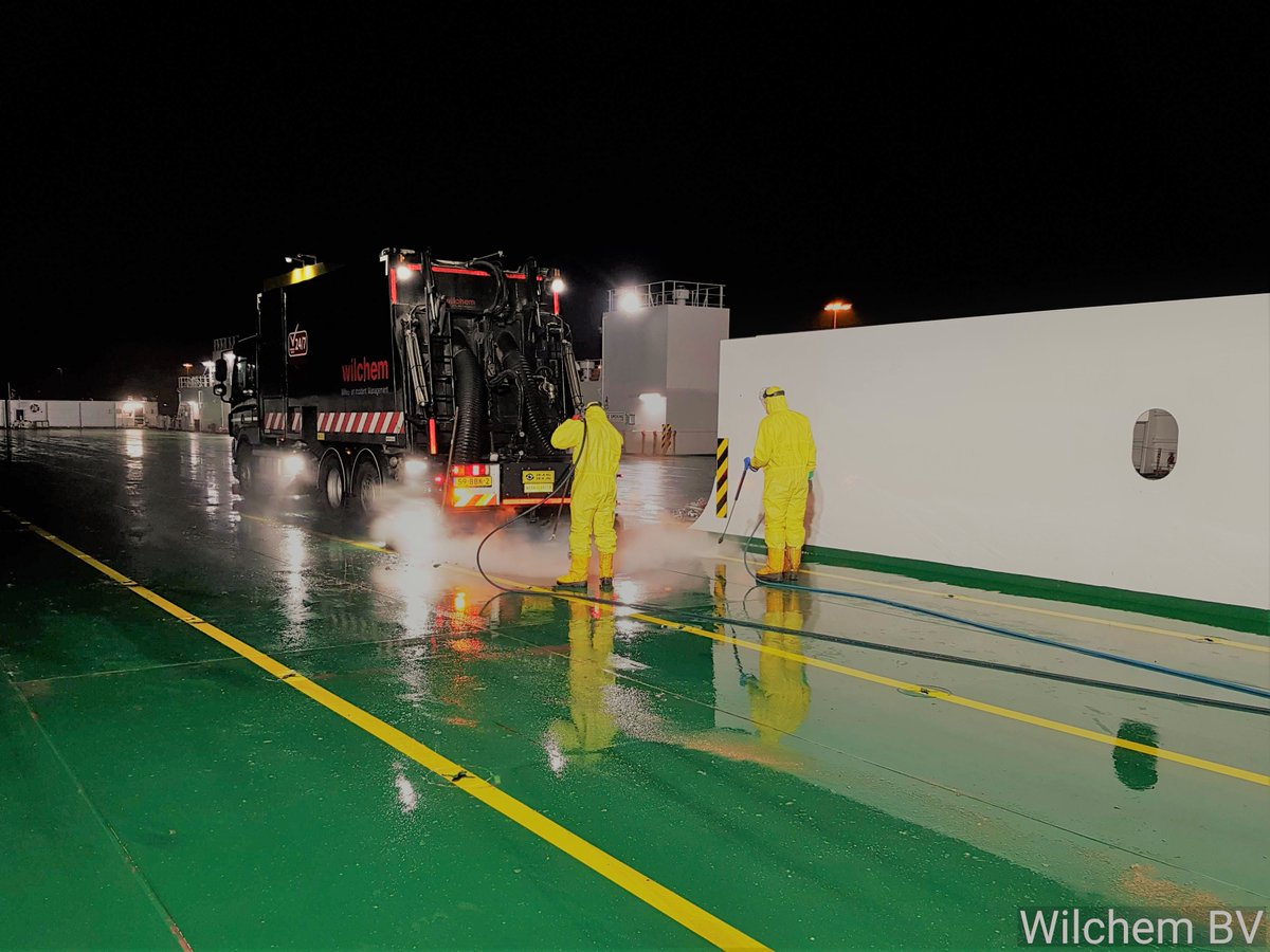 #Wilchem reinigt bovendek na meel lekkage