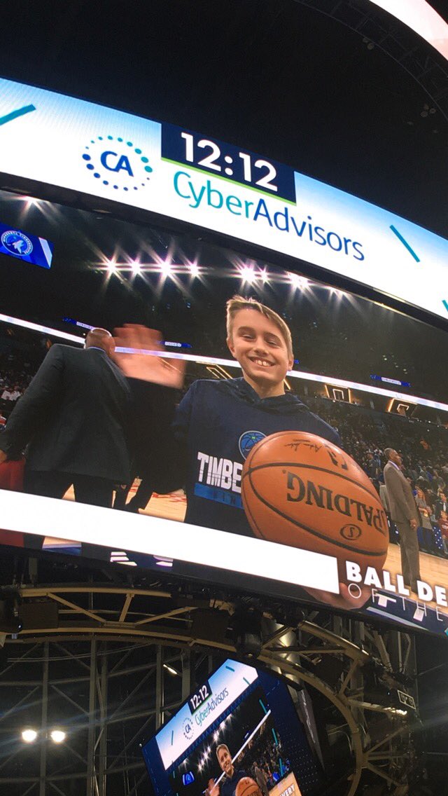MFeterl's tweet image. Look who’s center court holding game ball during warmups!!!