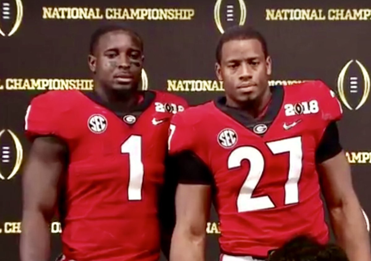 SharlaHardin's tweet photo. This is what #Integrity and #Leadership looks like @Flyguy2stackz @NickChubb21 @UGAAthletics #Dawg4Life Thank you for an Amazing Season &amp; for putting #UGAFootball back on the map. We love you!!!!! ❤️#DawgNation @KirbySmartUGA #DGDs 🙌🏼 Keep your heads held high. #GoDawgs !! https://t.co/HW2buL2tZe