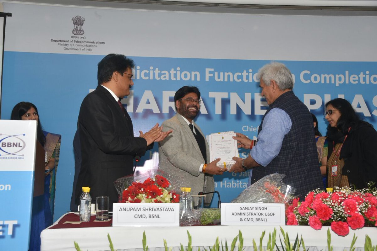 cgmbsnlmp's tweet image. Hon&apos;ble MoC Shri Manoj Sinha today felicitated CGM MP for best performance in BharatNet phase1 project