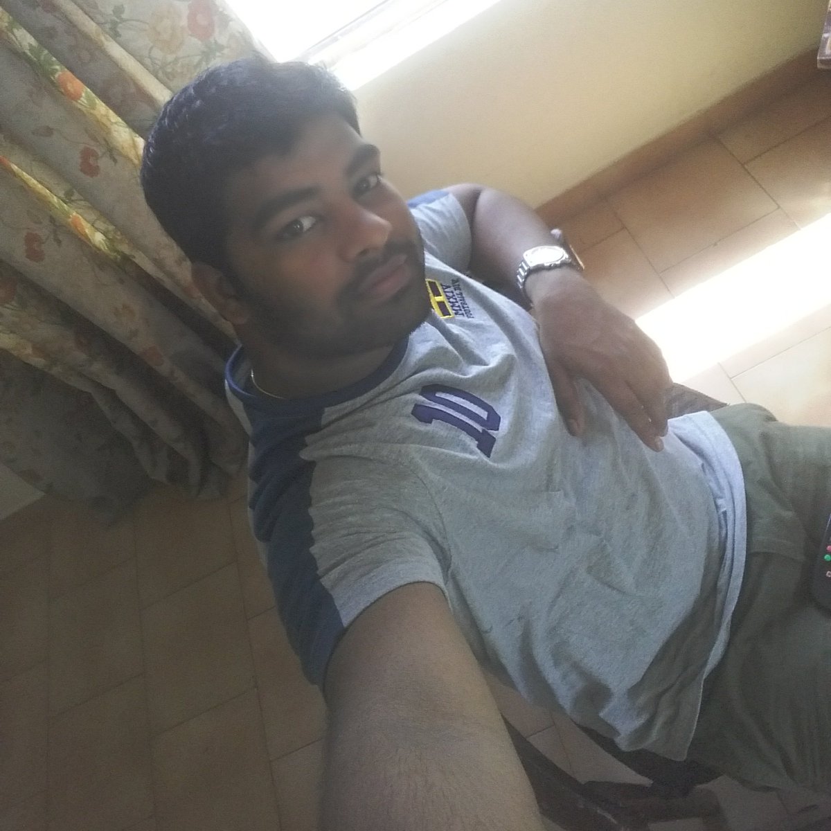 samanth567's tweet photo. #NewProfilePic https://t.co/OEpF1ThJKE