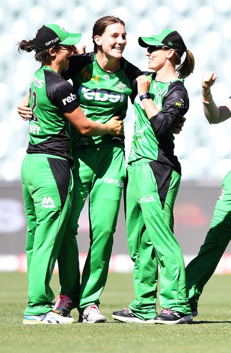 What a spell from Annabel Sutherland on debut for #TeamGreen! 4-20 off four overs! Well done Bellsy!! 👏👏👏