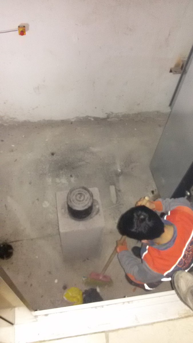 Aylık asansör bakımları yapılmaya başlanmıştır.