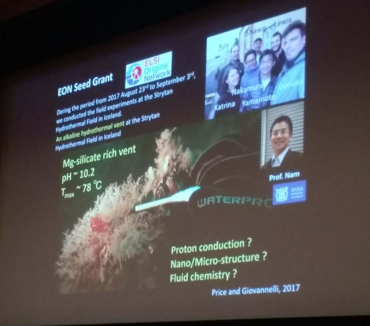 Yes! I'm on the screen during Nakamura talk while I measure redox potentials underwater on an alkaline vent in Iceland, during #StrytanExpedition #ELSISympo6