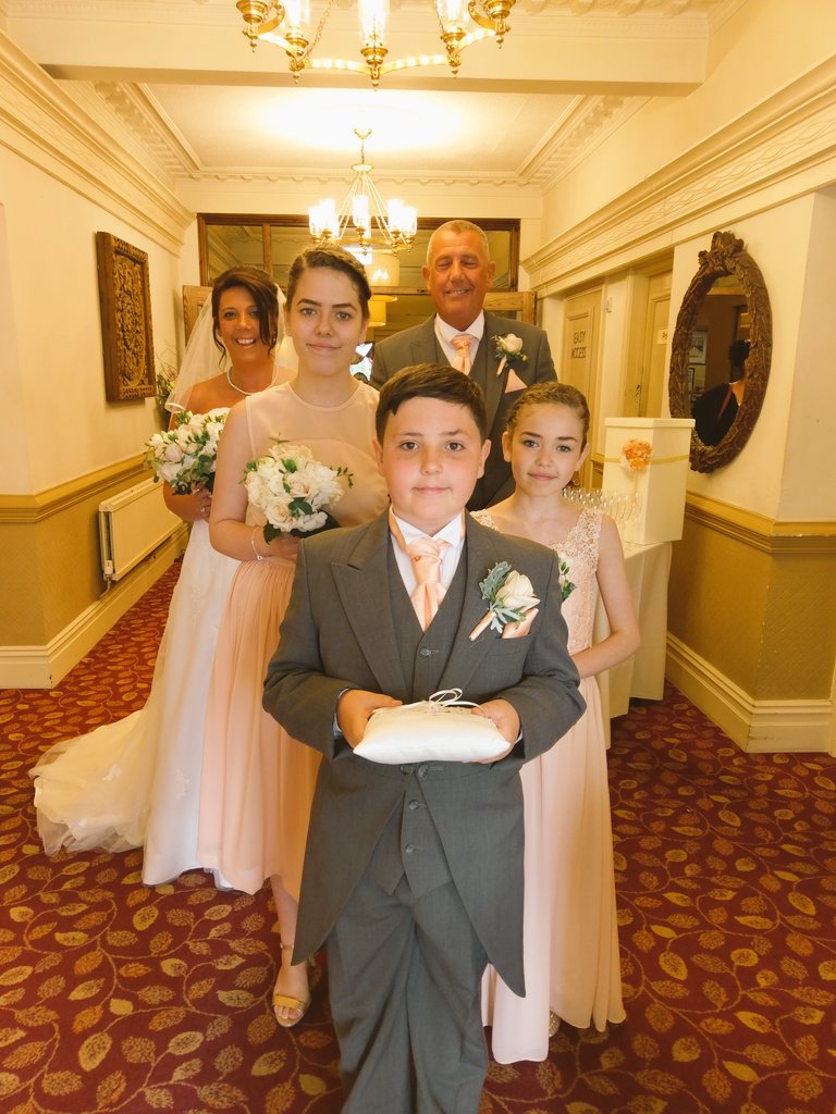 thomasarmshotel's tweet photo. Beautiful Wedding's and Happily Ever Afters, We specialise in planning your dream Wedding day. #PackagePlan #Bride #Groom
#Licensedweddingvenue #Marriage #Llanelli #Thomasarmshotel
@thomasarmshotel https://t.co/uSZR5ldXPS