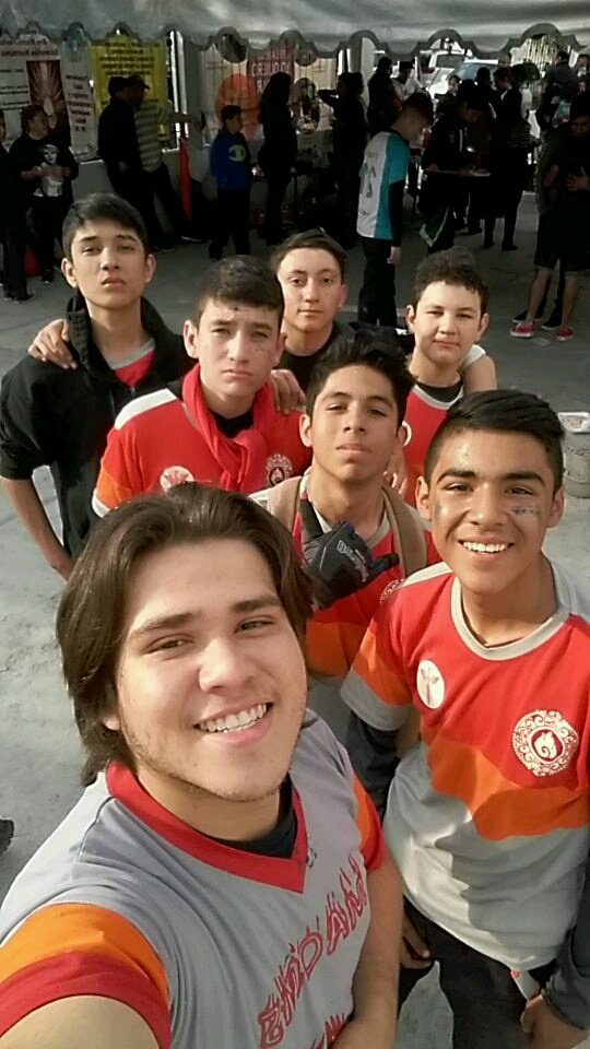 xaviCT98's tweet photo. Siempre serán mis morros , los de mi era , mis lideres , la llama eterna que vive en mi 🔥 #MisMorros https://t.co/BYczZoQn8i