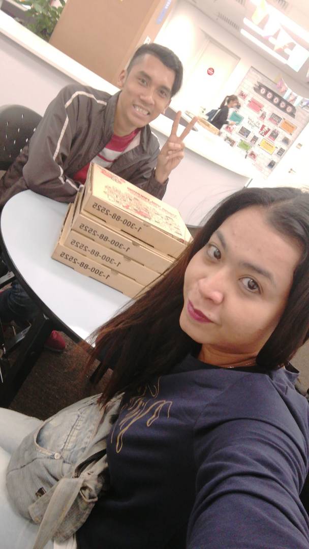 asynawie's tweet photo. Hari nie kte chillax wat survey pizza, dapnye 😋✌
#amarasynawie
#survey
#fuventureresources
#adventurousstudy https://t.co/GcVNA2LjmE