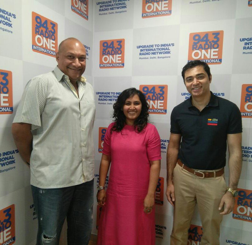 Annie_AKM's tweet photo. #Letsplay Adventure centre ownrs/fnders #AsimValiani & #DeepakSeth were in d studio to talk abt d only Trampoline park & Adventure centre in mumbai, replete with stunts & activities for all ages, www.let'splayparty.in. My #ReviewIt vlog on my maidn vst 'll b up dis fri https://t.co/GY64l9Cald