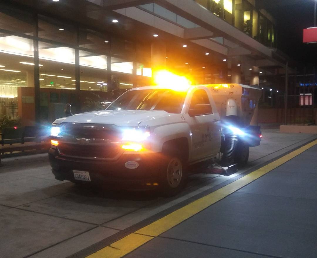 Mr_Klrman99's tweet photo. Enjoying my work truck 63 before starting my job cite that I can't start in till after 11pm # sweeper life # night shift https://t.co/ZQY0mZhDCE
