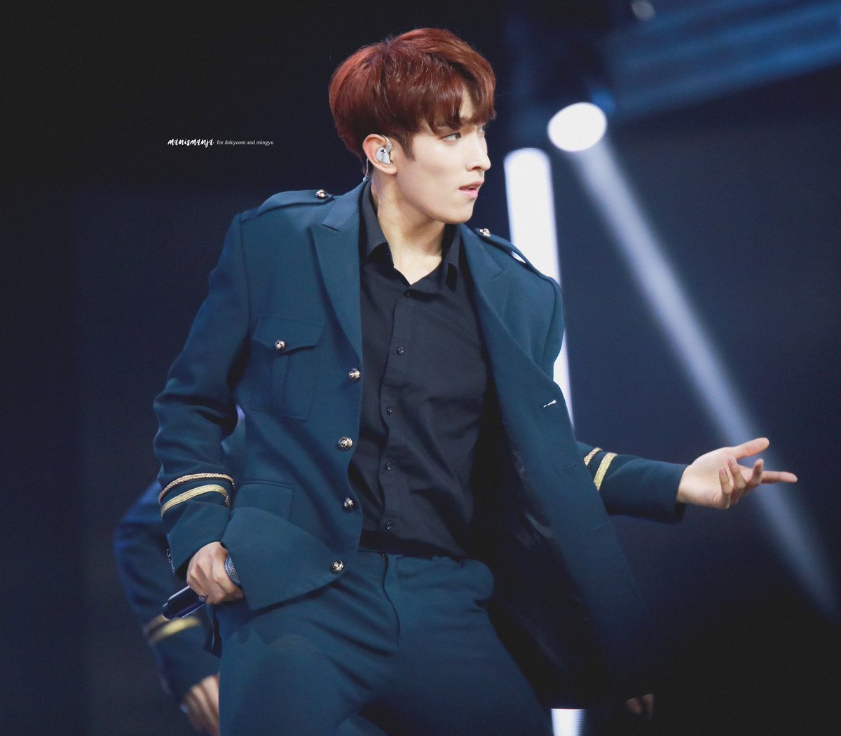 Adoring_SVT's tweet photo. [PIC/HQ] 171221 #SEVENTEEN at M!Countdown in Gwangju - DK
#세븐틴 #도겸
[© Manis Manja] https://t.co/4JFWNXdboD
