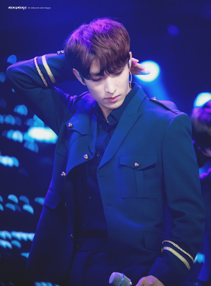Adoring_SVT's tweet photo. [PIC/HQ] 171221 #SEVENTEEN at M!Countdown in Gwangju - DK
#세븐틴 #도겸
[© Manis Manja] https://t.co/4JFWNXdboD