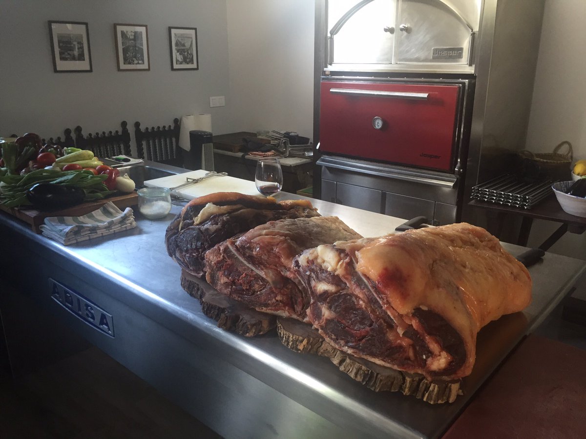 ¡Buenos días! ¡En marcha! Vamos lo primero a nuestra despensa en el <a href="/MercatOlivar/">Mercat de l'Olivar</a> para adquirir los productos frescos de hoy...