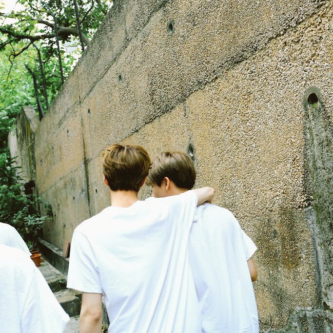 changkyun's shoulder a.k.a hyungwon's teritory