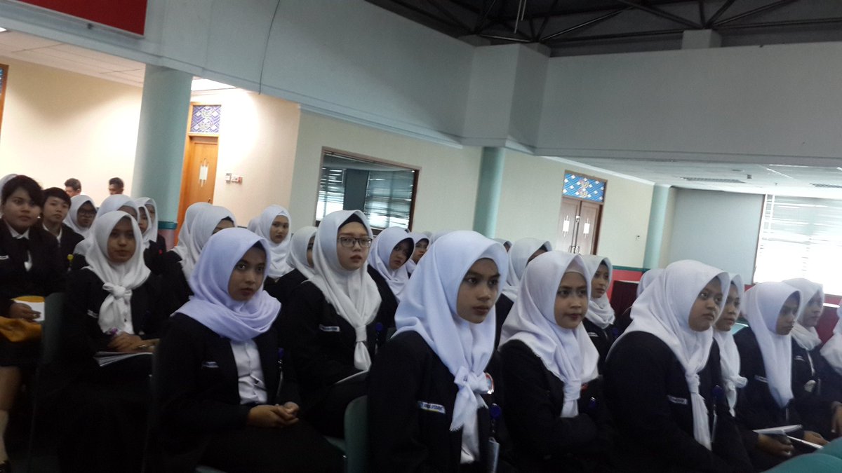rizka_muchtar's tweet photo. Membangun Telkom Employee Branding dihadapan  mahasiswa Magistra Utama 
@WitelJember 
@_funtastic5_ 
#livingthetelkomwaywiteljember https://t.co/BTqrsqmhQg
