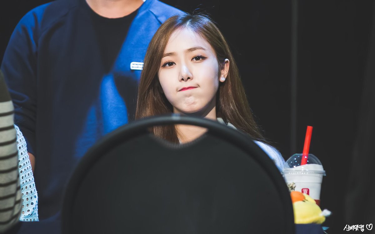 kchsinb's tweet photo. " Hello, Danielle Audrey Here!"
" You can call me drey"
" Hm.. Let's.. get along well ? " https://t.co/NsX5bolVAe