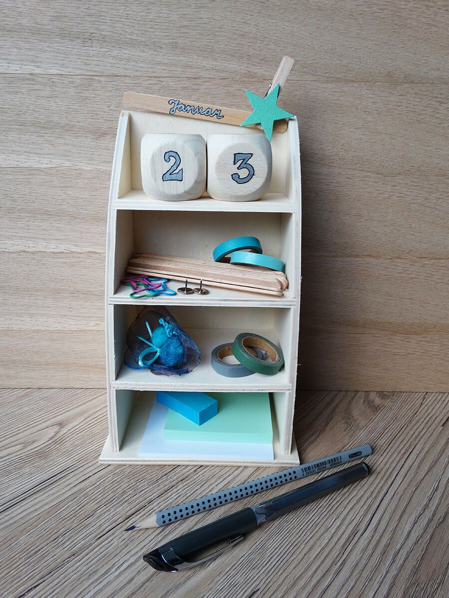 ustvarjalneroke's tweet photo. DIY: Namizni koledar iz kock https://t.co/AOqVjJBITt #DIY #naredisam #ustvarjalneroke https://t.co/slJDbZHQaK