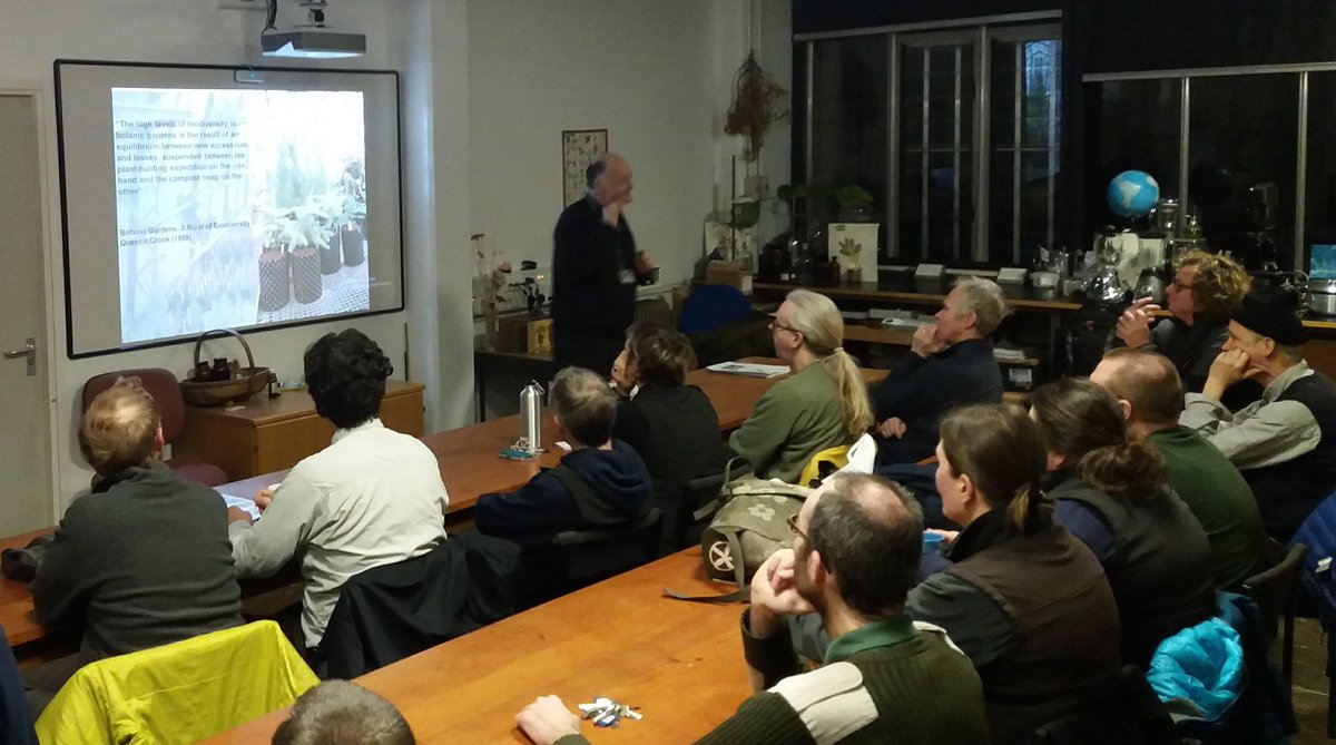 DKnott8's tweet photo. Early morning lecture to #RbgeHort team Martin Gardner @RBGE_ICCP Conservation Hedges @TheBotanics #coniferconservation https://t.co/UYXqH1JfgF