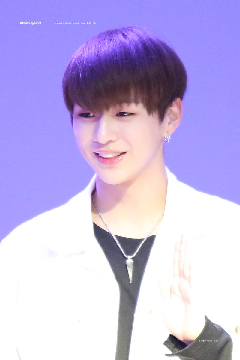 170903 이건 올렸던 건데, 그래도 제가 보고싶어서 또 올려요. 늘 이쁘고, 이쁘고, 이쁜 다니엘. ✨