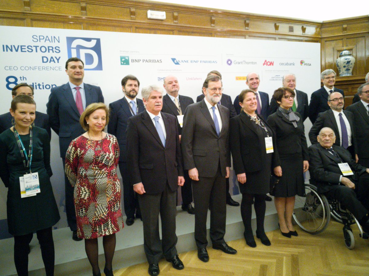 amarinas's tweet photo. Mariano Rajoy junto al Consejo Rector de Spain investors day listos para comenzar la gran cita de la inversión extranjera en España #SpainInvestorsDay https://t.co/K1Xe1mOCpX