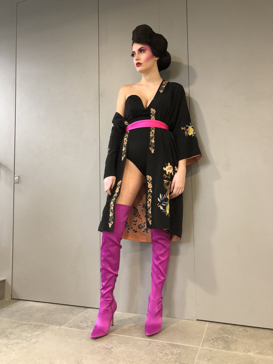 ASKABOUTJESSICA's tweet photo. RUSH FACTOR YESTERDAY | RUSH ACADEMY COVENT GARDEN | LIFE IS A PIECE OF ART | HAIR, MAKE UP &amp; STYLING : ME @RUSHHairBeauty #rushfactor #rushhairandbeauty #rushhair #rushteam #hairstyles #hairstyle #hairstylist #makeupartist https://t.co/lEzTOQ0Kd7