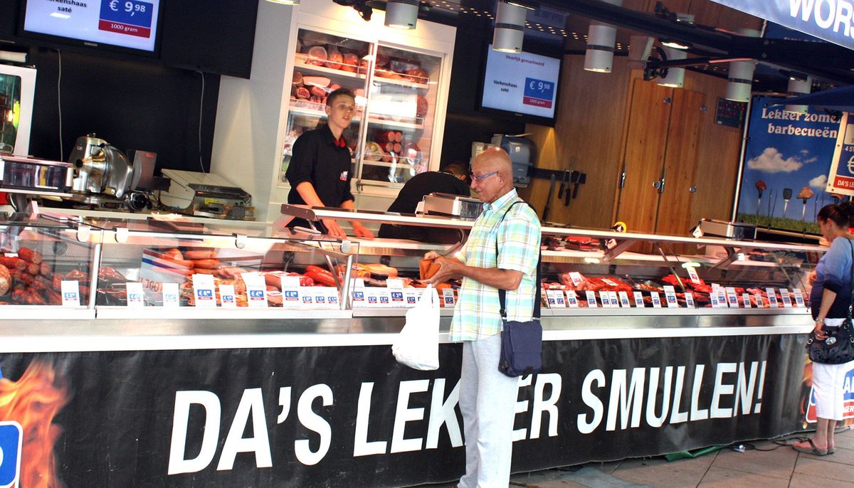 Schouderrollade 1 kilo voor €7,98,-: De actie van deze week bij Edward uw Slager: 1 hele kilo schouderrollade €7.98,- Daarnaast is er nog de mogelijkheid een gratis stuk grilworst te ontvangen bij inlevering van uw kerstkaart. dlvr.it/Q9Sl8h