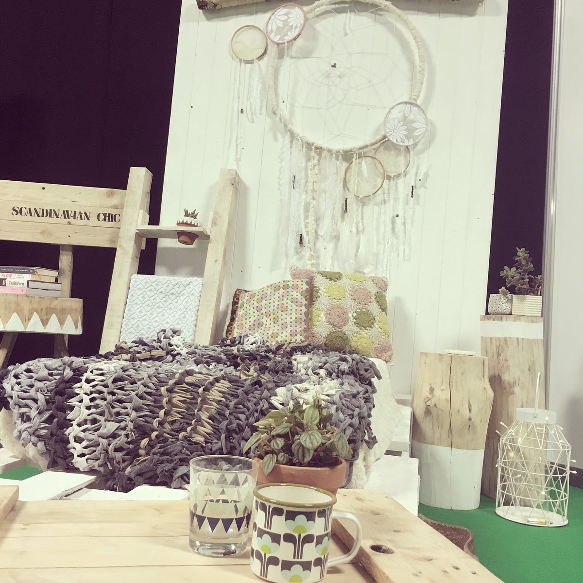 NikkitaPDesigns's tweet photo. Throwback to @theglampingshow with our Scandinavian inspired room set ๐ this dream catcher is now being made up for our @nikkitaphire range! #scandi #scandinavian #dreamcatcher #white #wood #blanket #chunkyknit #breakfast #bed #reclaimed #recycled #upcycled #logtables https://t.co/d92R0LBM47