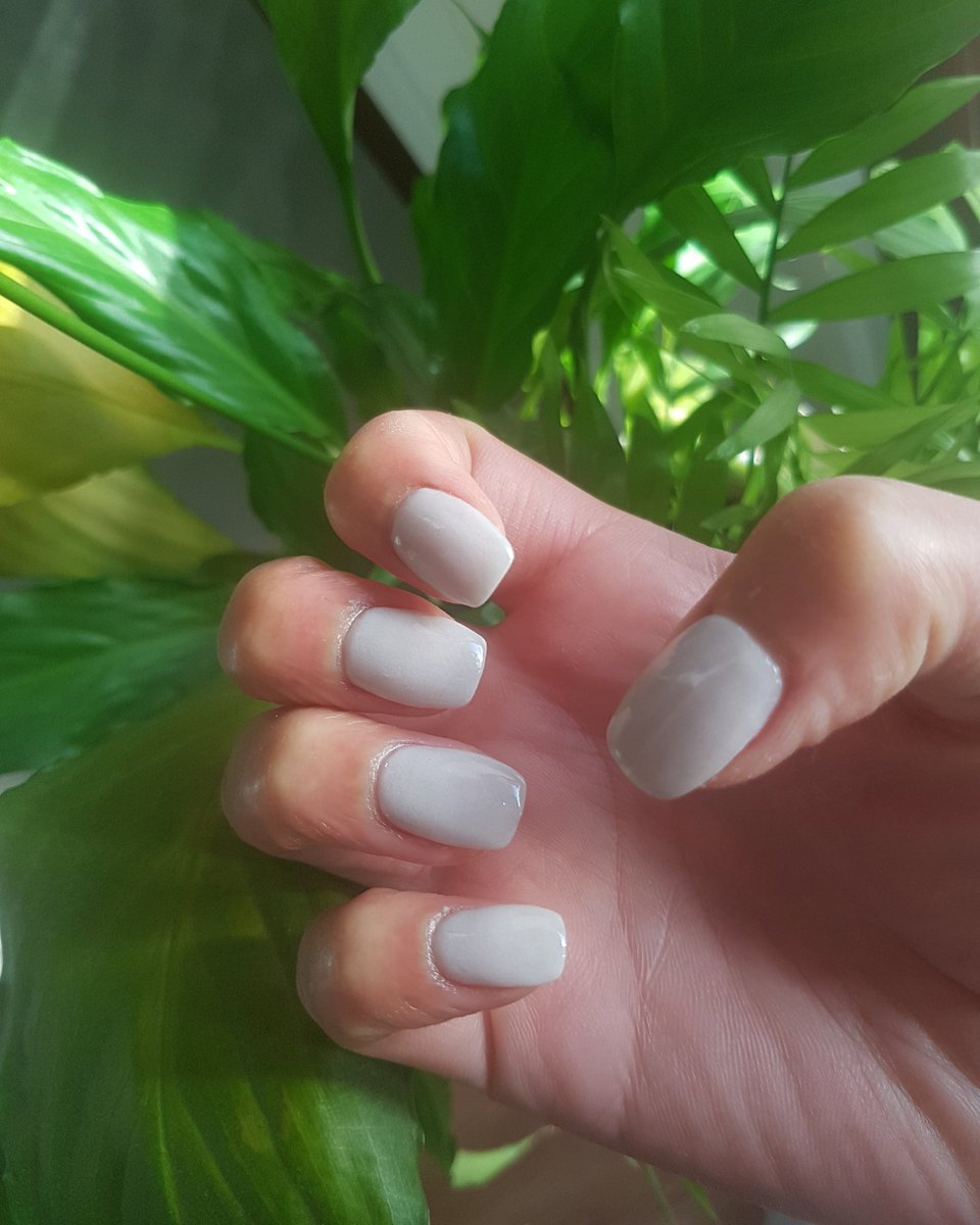 UrbanSophs's tweet photo. Ok so I didn't end up on the skateboard today. Instead decided to get my nails done 😁.  @roymatani

#nailsonpoint #nailsonfleek #blingnails #popnails #killernails #mobilenailtech #freshnails #greynails #fitchick #fitmum #getfit #beauty #lovemynails https://t.co/Oo2Yvzff0p