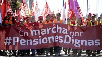 cuquiv's tweet photo. ACUERDO DE PENSIONES YA!!! POR UNAS PENSIONES DIGNAS!!1️⃣El gobierno se ha gastado el 90% de la hucha de las pensiones desde 2012 2️⃣el gobierno utilizará los 15.000 Mill de € previsto para las pagas extras de verano y navidad #CCOOseMueve #CCOOlucha  #PensionesDignas https://t.co/1tz5gwIYFK