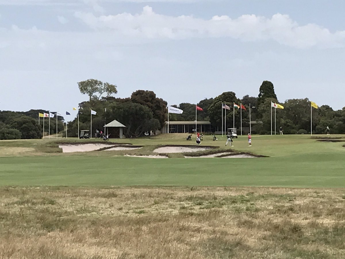 VEscapes's tweet photo. Melbourne's glorious sand belt with @UNLVGolf @RebelCoachRowe https://t.co/ZHl6gJZtFa