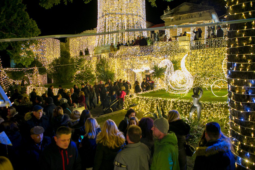 Predbožićni vikend na Trsatskoj gradini trsatskagradina.com/predbozicni-vi…