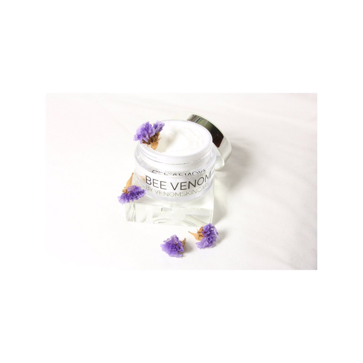 JackBennewith's tweet image. Can everyone please follow @VenomSkincare on Instagram and retweet this tweet 😊💜🐝

instagram.com/venomskincare/…

Thank you 🥂