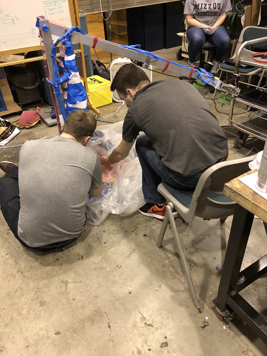 mizzouFIRST's tweet photo. “Powder coat” #ri3d #zoukeepers #omgrobots https://t.co/ZfS9HDvZ6W