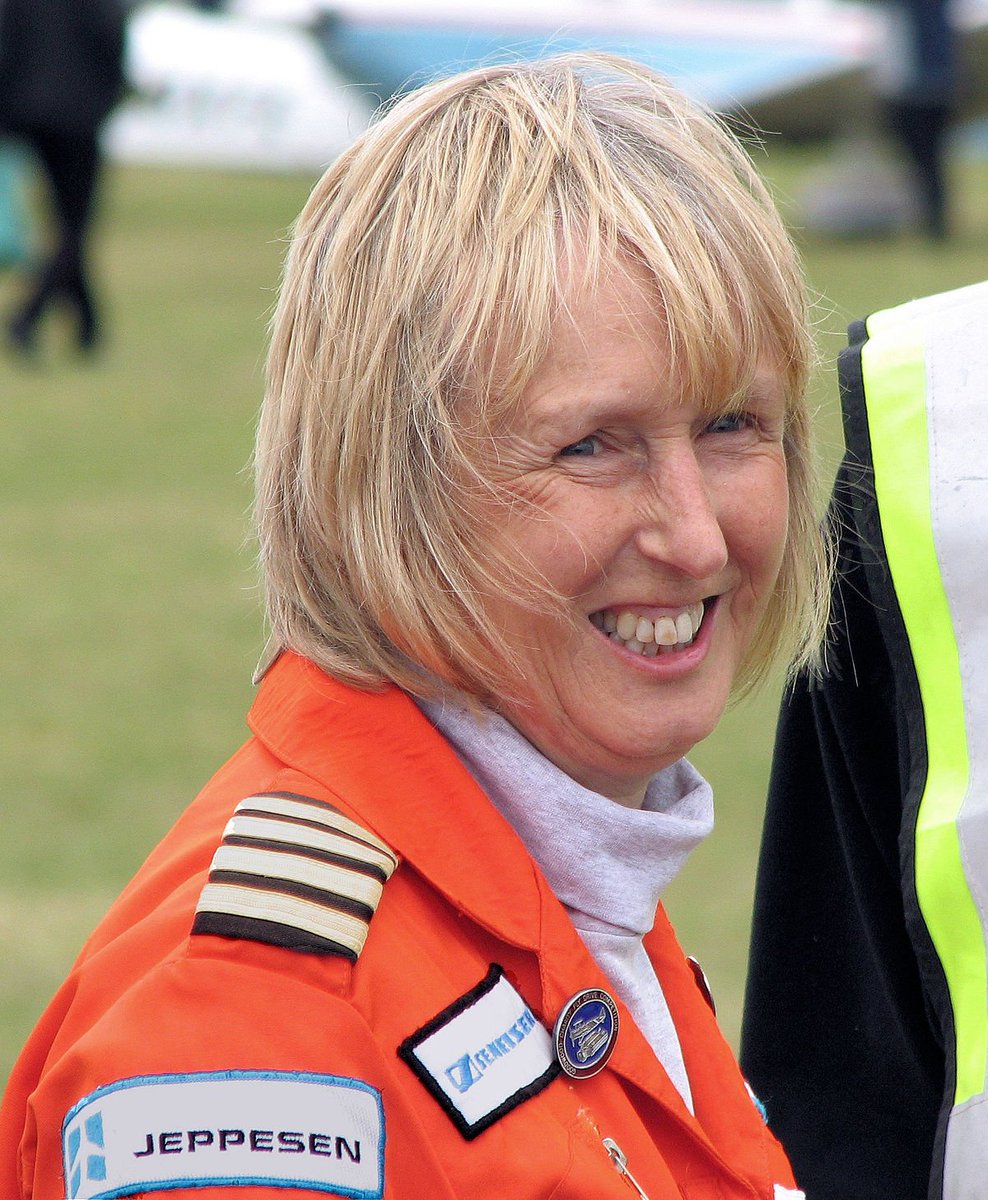 UniRdg_KTC's tweet photo. Another one of our #Highlightsof2017 was back in August when the Systems and Engineering building, home of the KTC, was renamed after the inspirational Polly Vacher. https://t.co/us7bjwSYSf @InspiredPilot #InspirationalWomen #Aviation https://t.co/oGslVN87f4