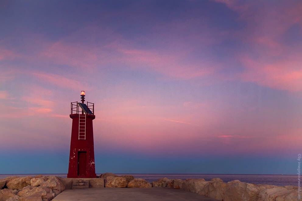 CostaSights's tweet photo. #denia #lighthouse #leuchtturm #hafen #harbour #Visitspain #travelcostablanca #naturaleza_spain #landscape #spain #costablanca #mediterraneanlife #whitecoast #enjoy #carpediem #everydayisanewday #alicantegram #vivacostablanca #lifeisgood #lifeisbetteratthebeach #Seaview https://t.co/xPb2P1IKyZ