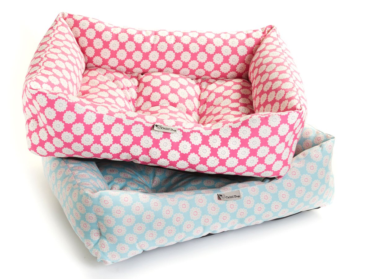 4PetsStore's tweet image. We have some new Chilli Dog Beds coming soon which colour do you prefer.  Pink or Aqua Daisy  Please like and comment #dogbeds #britishmadedogbeds