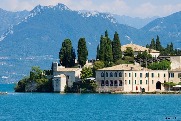 "Lake Garda: Stunning scenery and beautiful beaches are just a train ride away" shr.gs/gi9949a via @Daily_Star